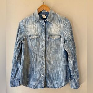 Vintage Levi’s pearly stone covered buttons faded wash jean jacket S